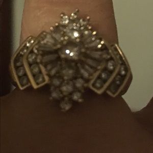 Diamond cluster with baguettes